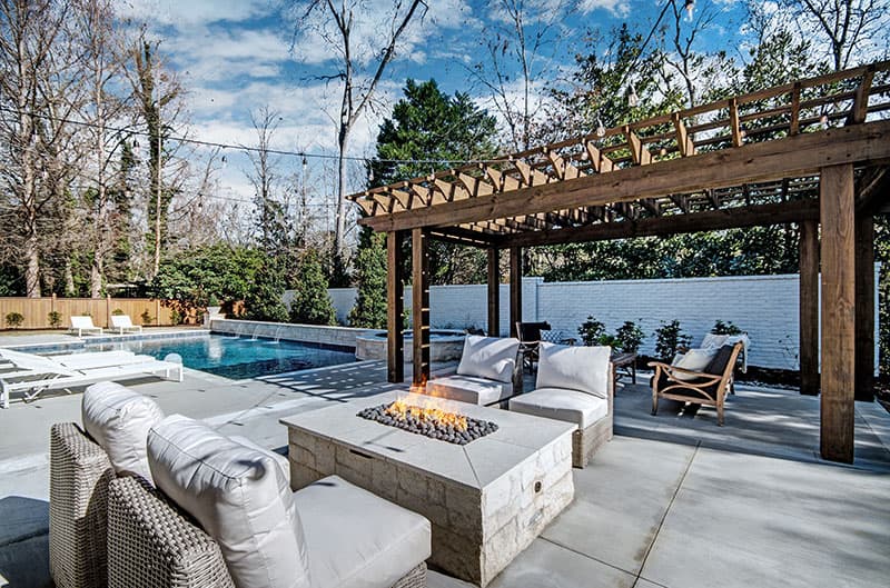 Outdoor fireplace and fire pit
